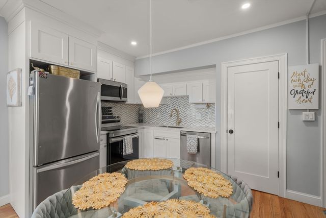 285 Lynn Shore Dr 402, Lynn, MA 01902