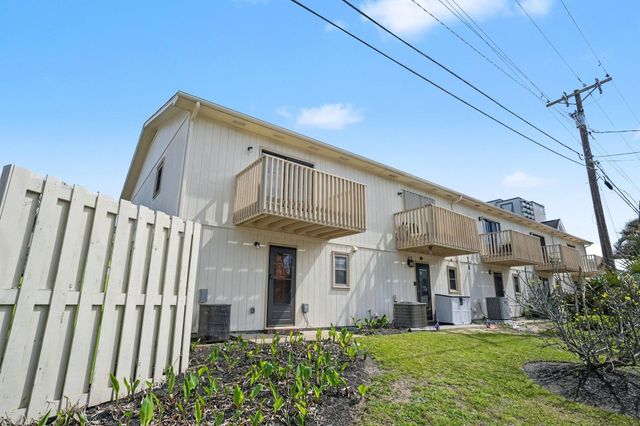 2607 Sand Dunes Dr Apt 12, Myrtle Beach, SC 29577