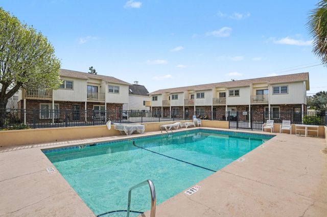 2607 Sand Dunes Dr Apt 12, Myrtle Beach, SC 29577