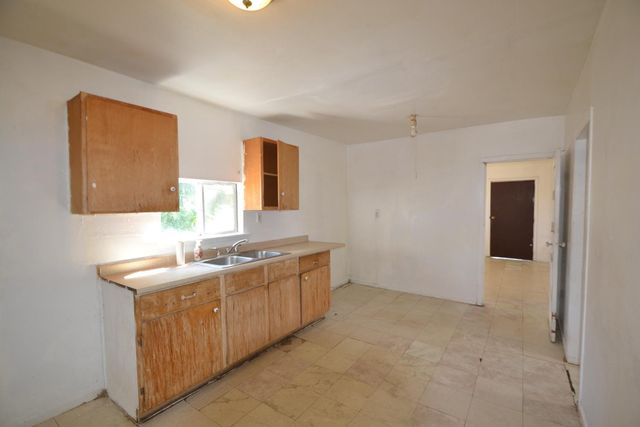 188 Justine Avenue, Reedley, CA 93654