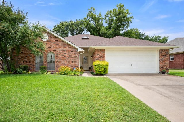 5703 Roundup Trail, Arlington, TX 76017