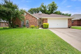 5703 Roundup Trail, Arlington, TX 76017