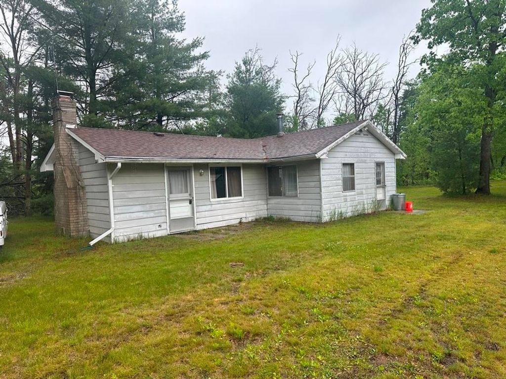 730 W Elder Drive, Harrison, MI 48625