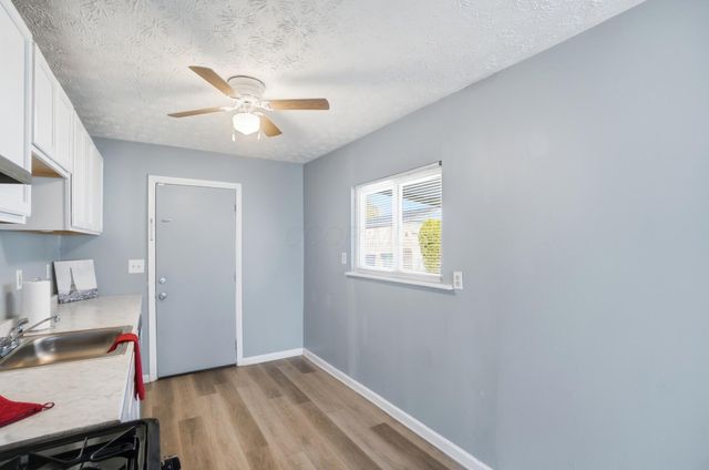 1382 Southfield Drive S, Columbus, OH 43207