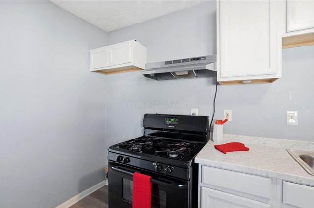 1382 Southfield Drive S, Columbus, OH 43207