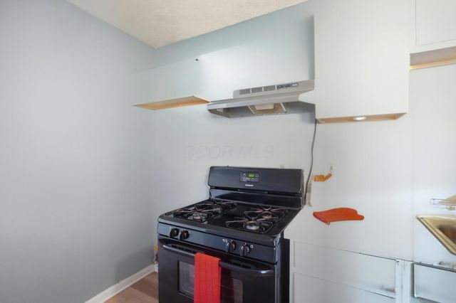 1382 Southfield Drive S, Columbus, OH 43207