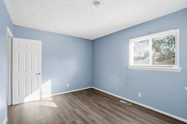 1382 Southfield Drive S, Columbus, OH 43207