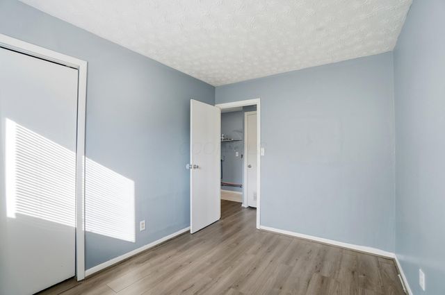 1382 Southfield Drive S, Columbus, OH 43207