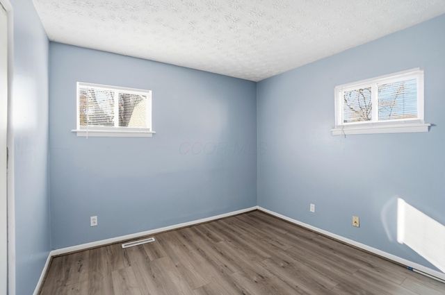 1382 Southfield Drive S, Columbus, OH 43207