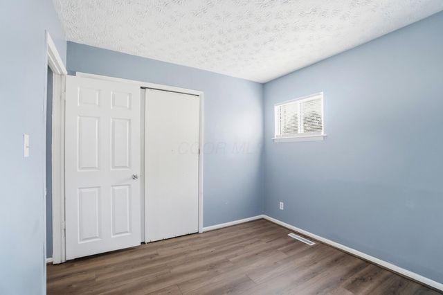 1382 Southfield Drive S, Columbus, OH 43207