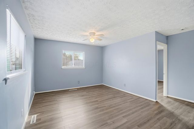 1382 Southfield Drive S, Columbus, OH 43207