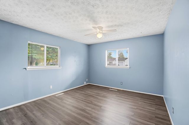 1382 Southfield Drive S, Columbus, OH 43207