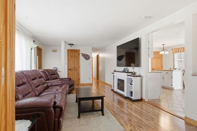 852 County Route 11, West Monroe, NY 13167