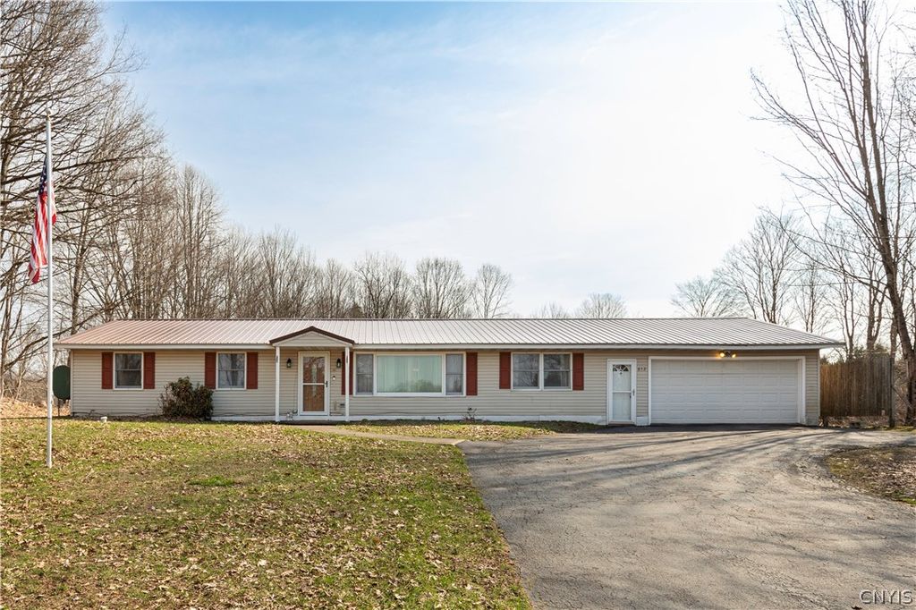 852 County Route 11, West Monroe, NY 13167