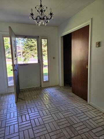 17 Nanuwitt Lane, Salisbury Mills, NY 12577