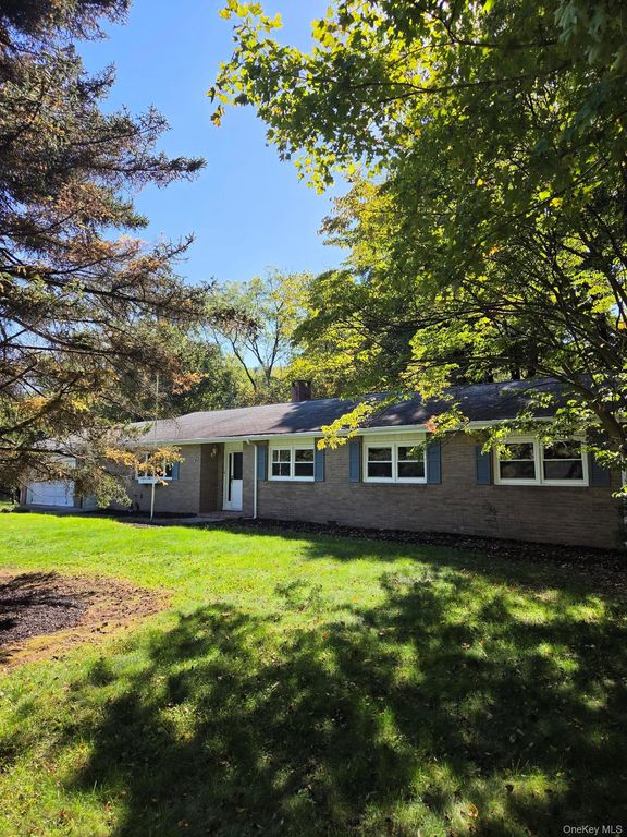 17 Nanuwitt Lane, Salisbury Mills, NY 12577