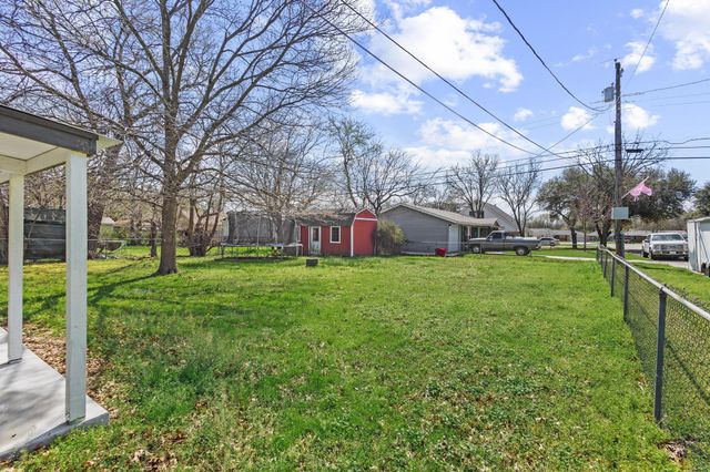 1704 Harris Street, Gainesville, TX 76240