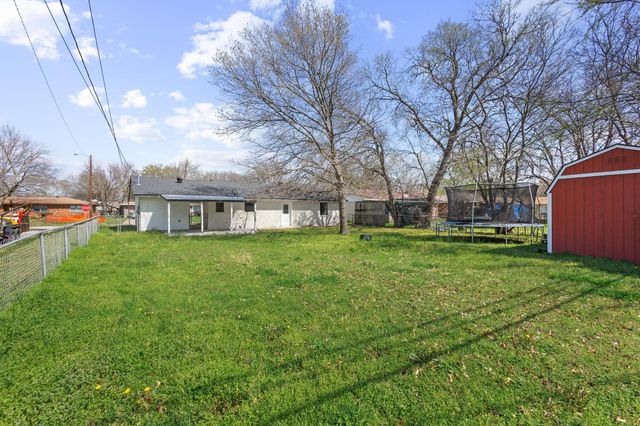 1704 Harris Street, Gainesville, TX 76240