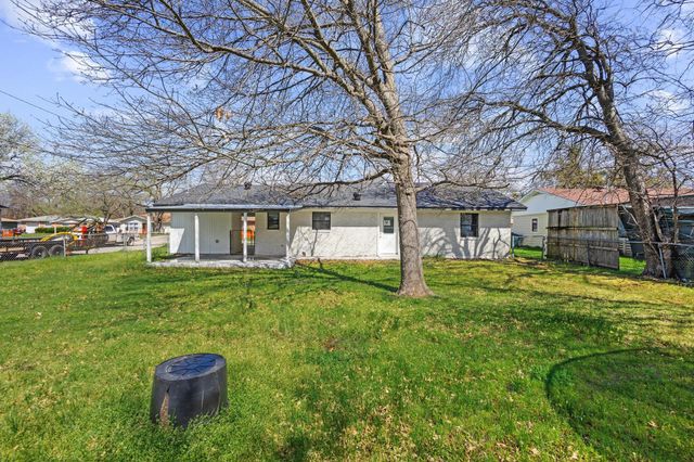 1704 Harris Street, Gainesville, TX 76240