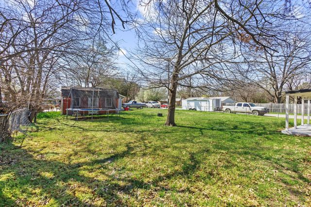 1704 Harris Street, Gainesville, TX 76240