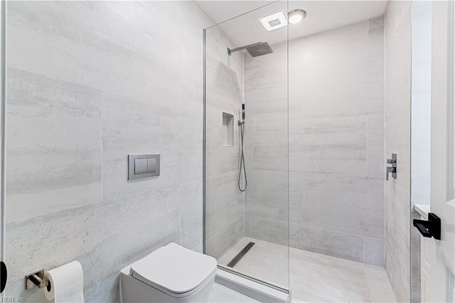 1933 E Ocean View AVE, Norfolk, VA 23503