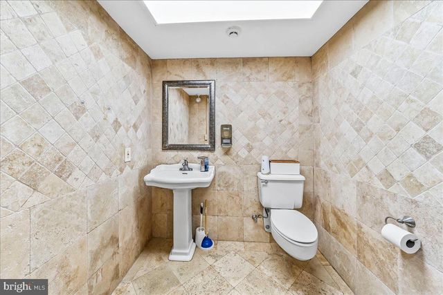 101 E DARBY RD, Havertown, PA 19083