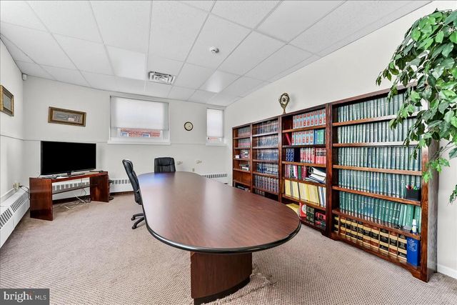 101 E DARBY RD, Havertown, PA 19083