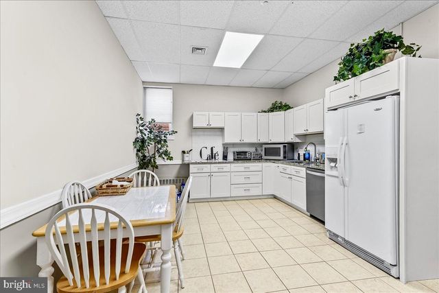 101 E DARBY RD, Havertown, PA 19083