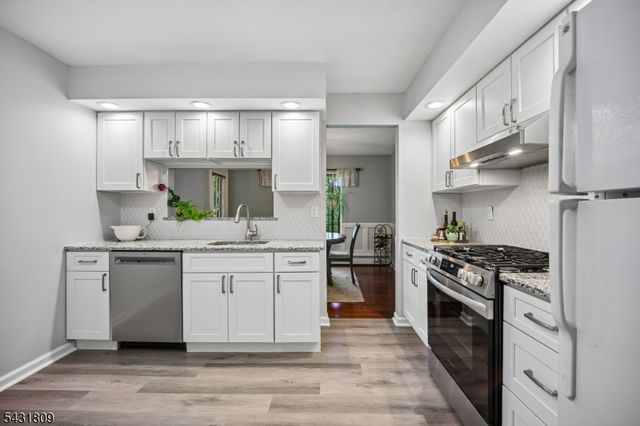 10 Sentinel Ct H, Chatham Twp., NJ 07928