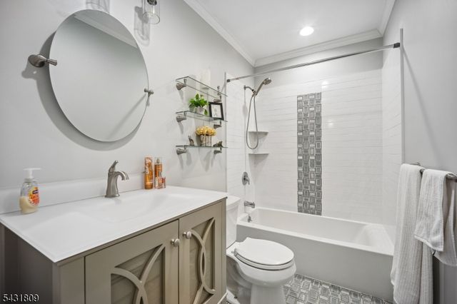 10 Sentinel Ct H, Chatham Twp., NJ 07928