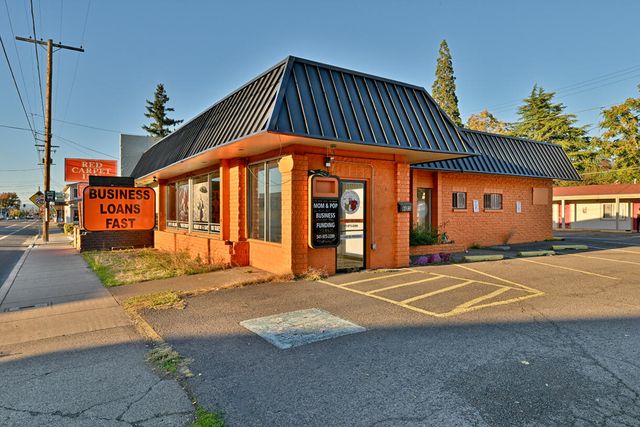 603 S Riverside Avenue, Medford, OR 97501