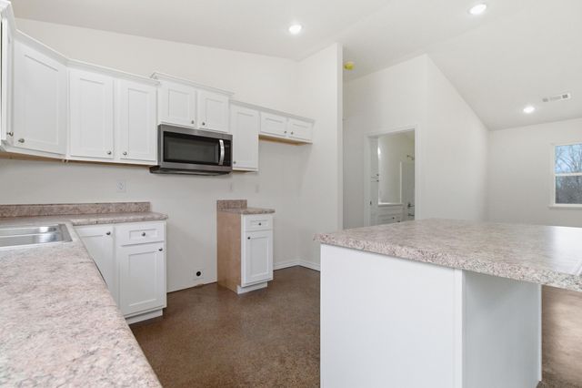 8870 Private Road 6307, West Plains, MO 65775