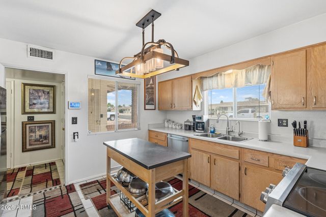10624 W CLAIR Drive, Sun City, AZ 85351