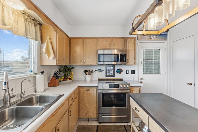 10624 W CLAIR Drive, Sun City, AZ 85351