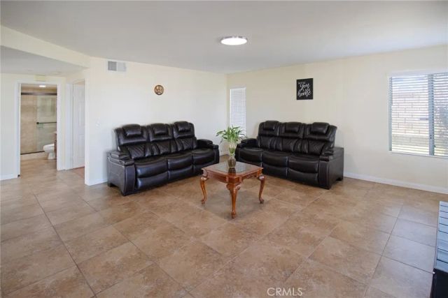 1215 Date Palm, Palmdale, CA 93551