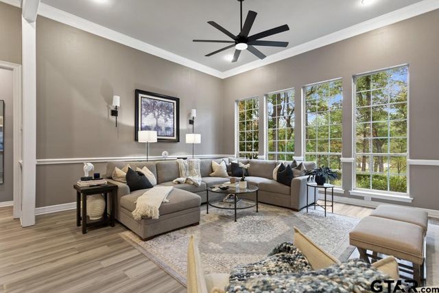 4008 Pinecreek Dr, Tyler, TX 75707