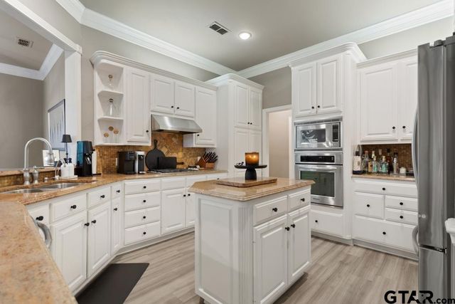 4008 Pinecreek Dr, Tyler, TX 75707