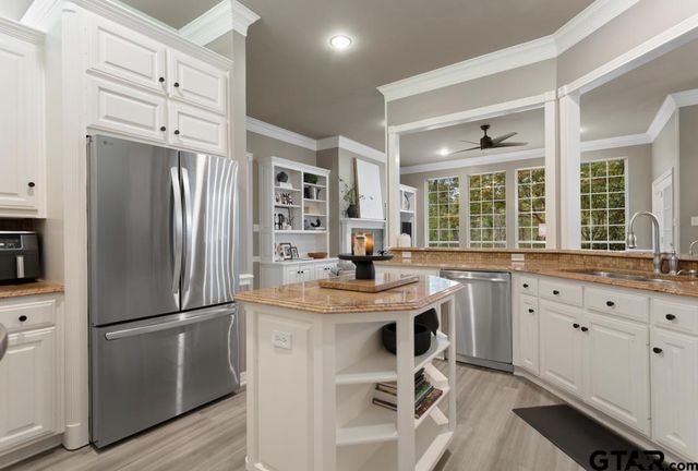 4008 Pinecreek Dr, Tyler, TX 75707