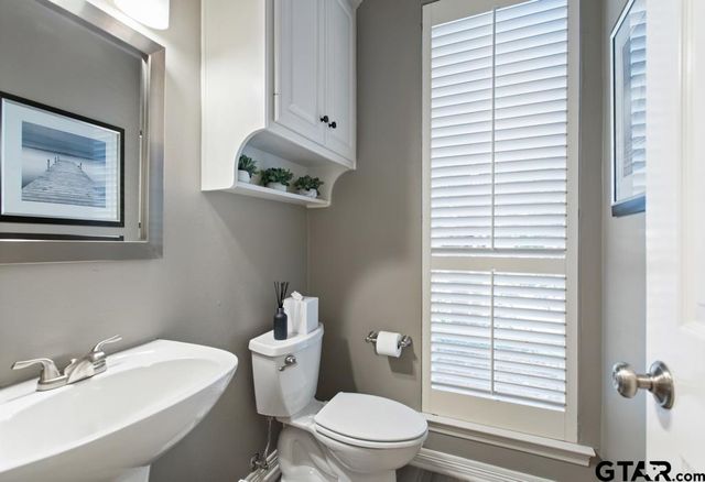 4008 Pinecreek Dr, Tyler, TX 75707