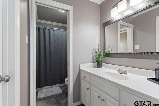 4008 Pinecreek Dr, Tyler, TX 75707