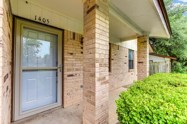 1405 Adams ST, Taylor, TX 76574