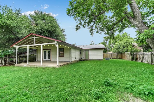 1405 Adams ST, Taylor, TX 76574