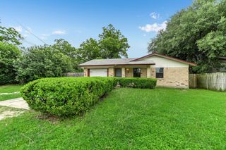 1405 Adams ST, Taylor, TX 76574
