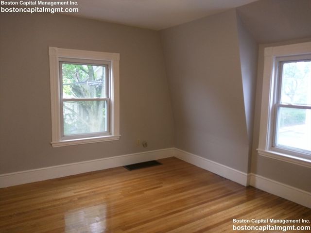 30 Touro Ave 1, Medford, MA 02155