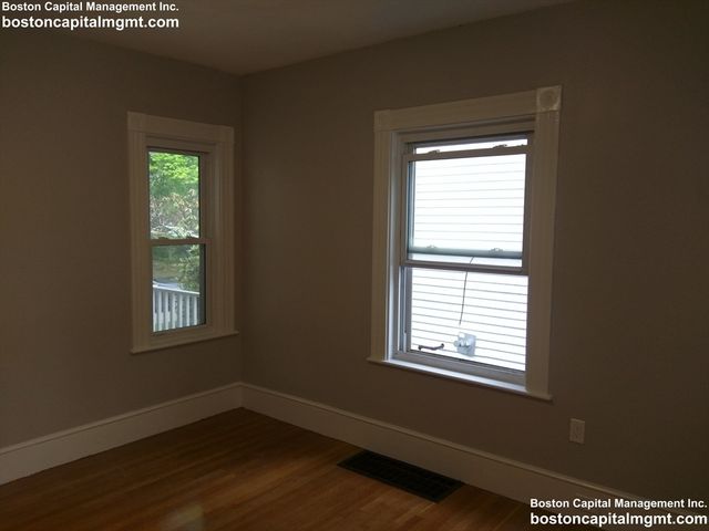 30 Touro Ave 1, Medford, MA 02155