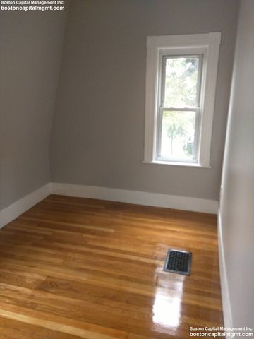 30 Touro Ave 1, Medford, MA 02155