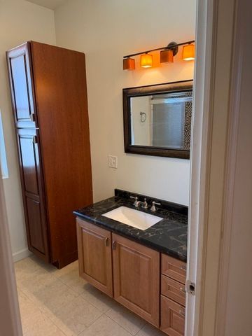1230 W North Shore Avenue 1, Chicago, IL 60626