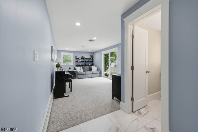 7 Kossuth Pl, Wayne Twp., NJ 07470
