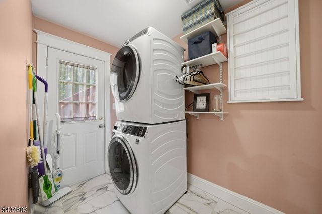 7 Kossuth Pl, Wayne Twp., NJ 07470
