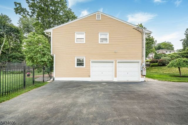 7 Kossuth Pl, Wayne Twp., NJ 07470